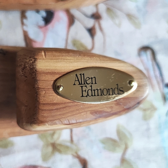 Allen Edmonds Wooden Cedar? Men's Wood Shoe Stretcher Form Size Large Adjustable - Picture 2 of 10